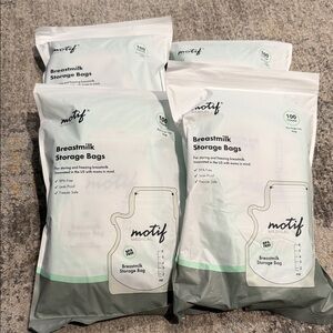 Motif Medical Breastmilk Storage Bags - White